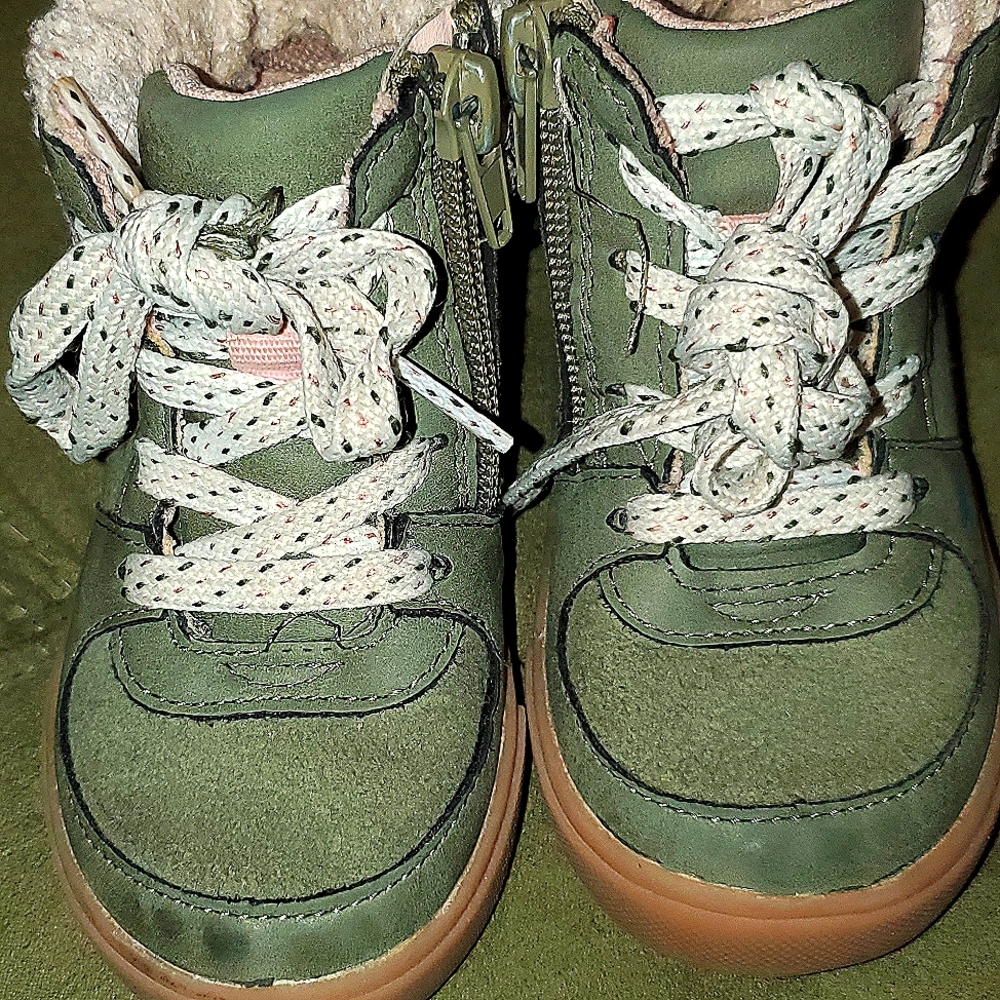 Oshkosh Booties - Picture 2 of 6